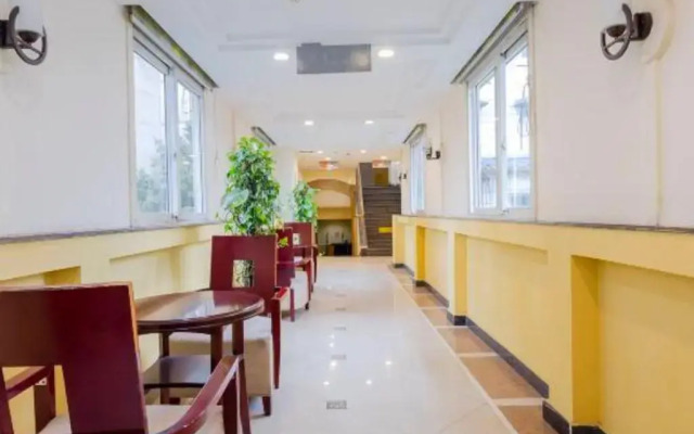 Home Inn Chongqing Lianglukou Station