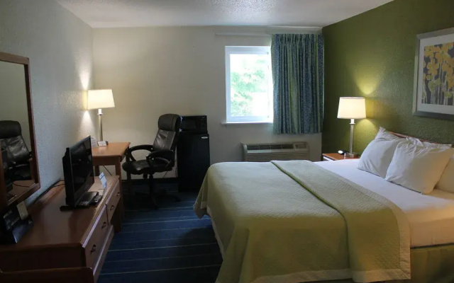 Days Inn & Suites Bridgeport - Clarksburg