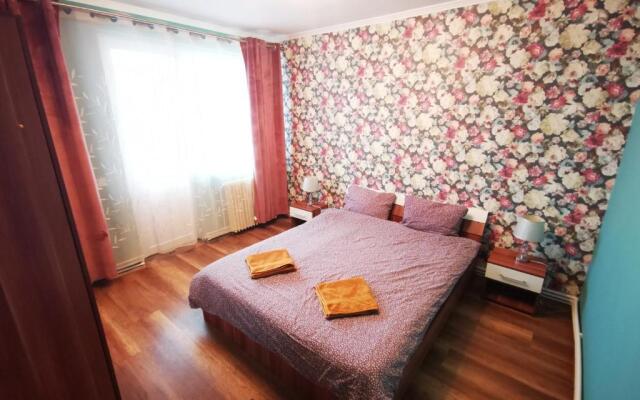 2 rooms Airy & Bright Colors