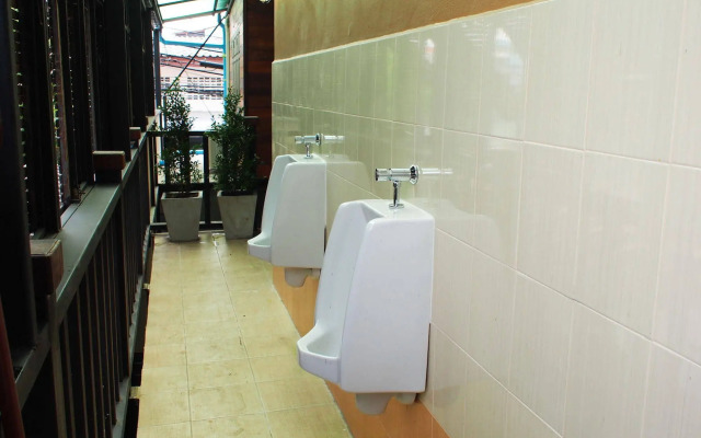 Chommuang Guest House