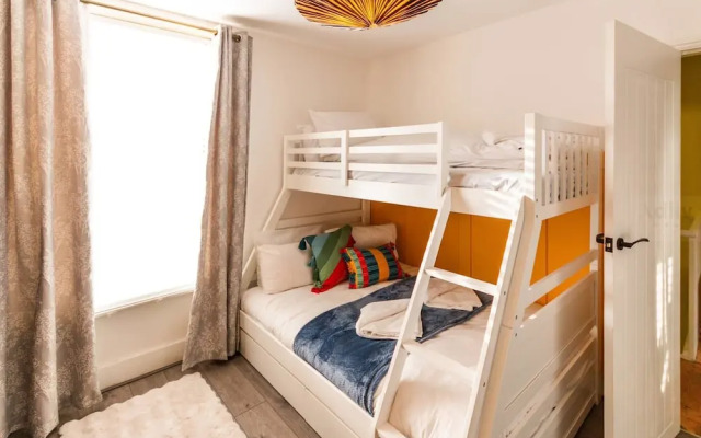 Cosy Margate Getaway Sleeps 5 By Adliv