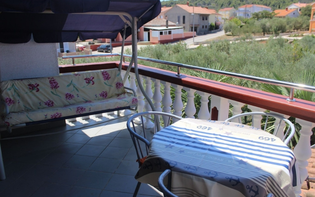 Ivy - Free Parking - A2