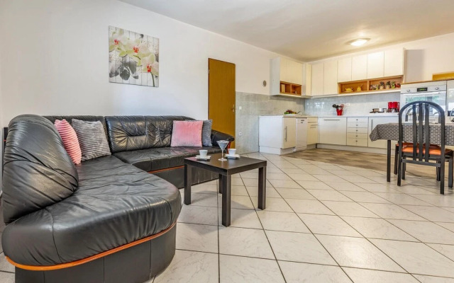 Amazing Home in Medulin With 3 Bedrooms and Wifi