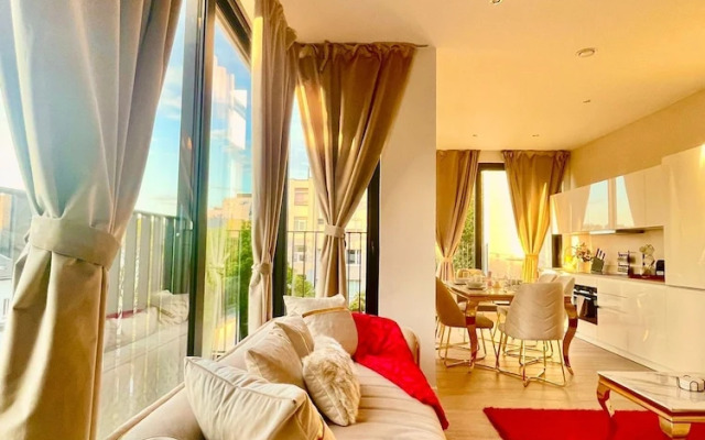 One Lux Stay Near Antwerp Central - 3 Bedroom 1.5 Bathroom