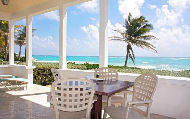 This is a Beachfront 3 Bedroom, 3 Bathroom Villa, Family-friendly Activities — фото 5