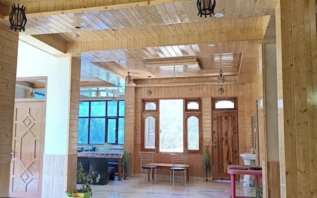 Majestic Mountain Bhaiji Guest House