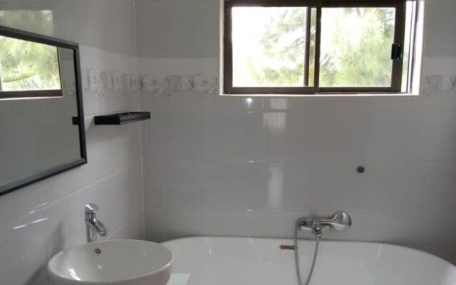 3 Bedrooms Exclusive House in Mass Media