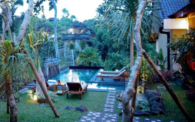 Desak Putu Putera Hidden Home Stay