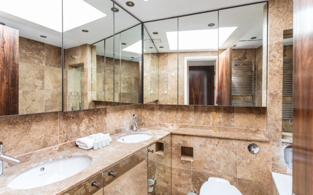 Quiet Kensington Mews House