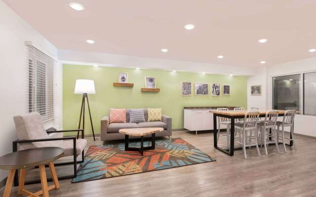 WoodSpring Suites Savannah Pooler