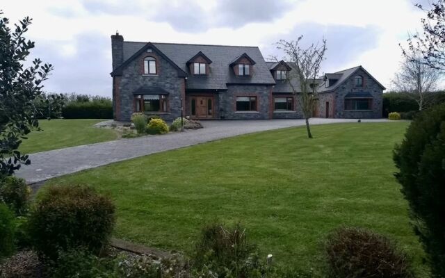 Carraig House, Cozy Countryside Apartment
