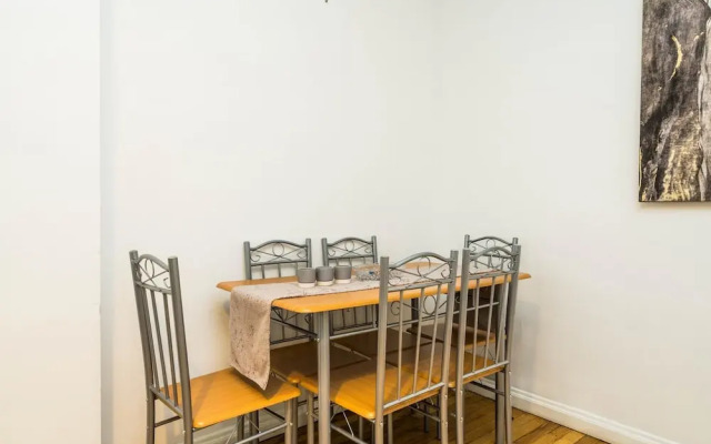NEW 3BD West Kensington Flat Close to City