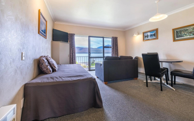 Lakeside Motel & Apartments – Guest Rooms – Te Anau