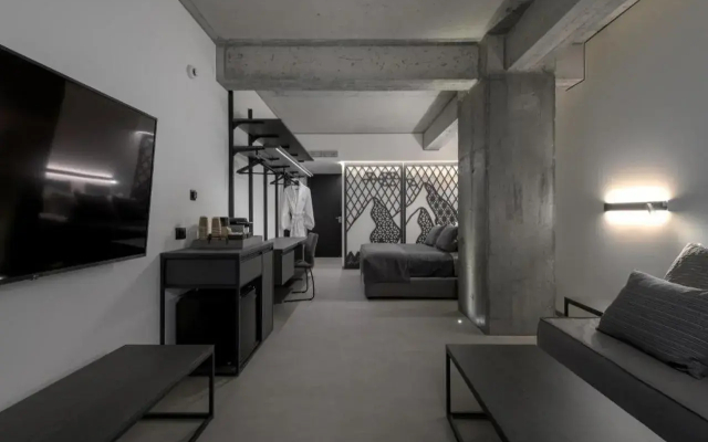 Essence Suites