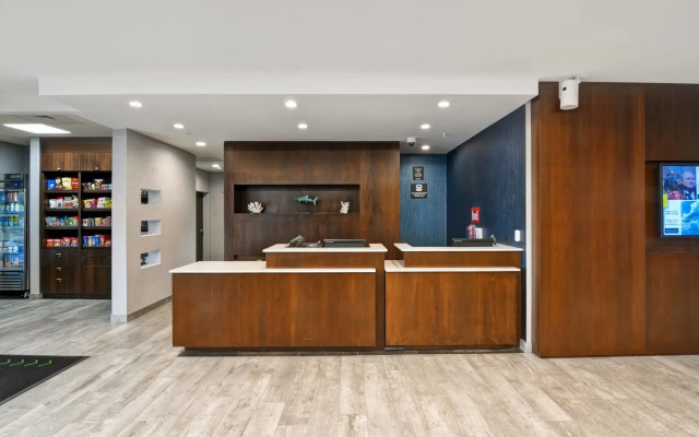 Courtyard by Marriott Long Island Islip/Courthouse Complex