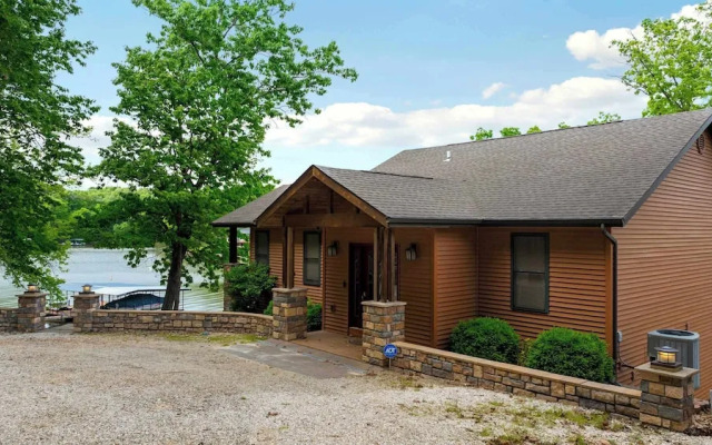 Trails End Hideaway Waterfront