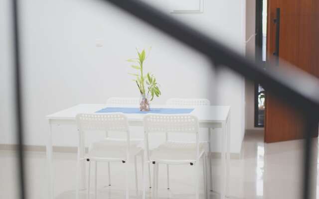 Cove Urooms Panglima Polim