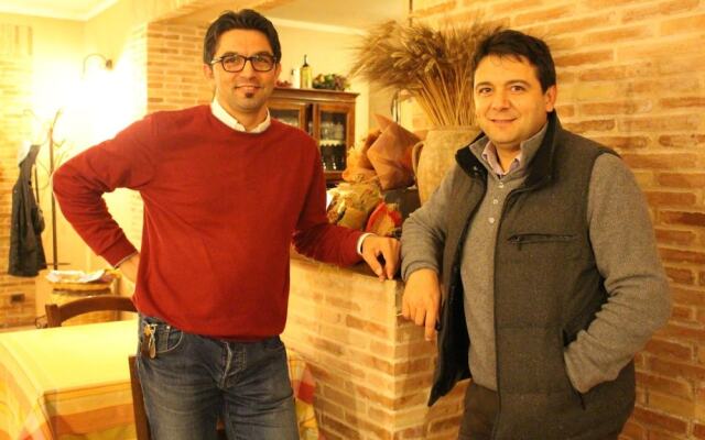 Angelucci Agriturismo con Camere e Agri Camping