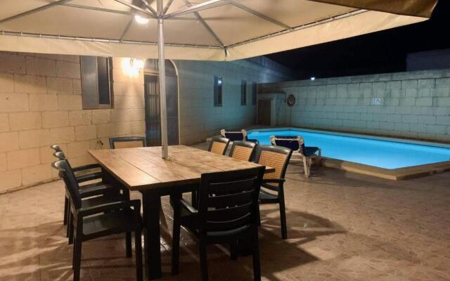 Hofra Farmhouse - 5 bedroom farmhouse with private pool available