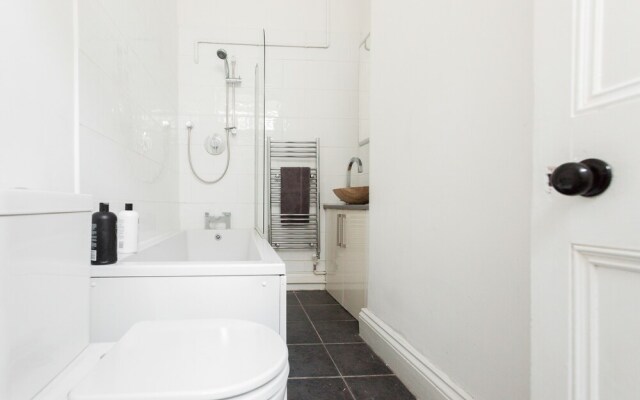 Wonderful Spacious 6 Bed Home in Heart of Bath
