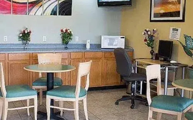 Regency Inn And Suites Muskogee