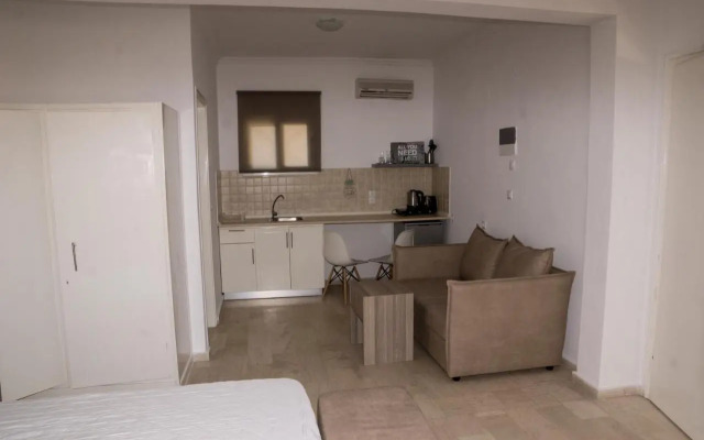 Stavros Beach Hotel