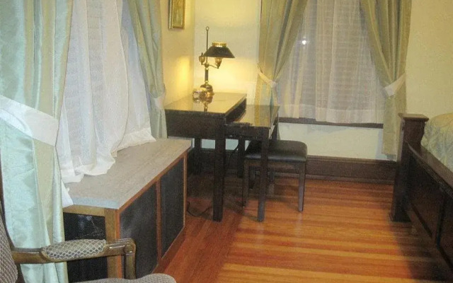 Walton Manor Inn Bed & Breakfast