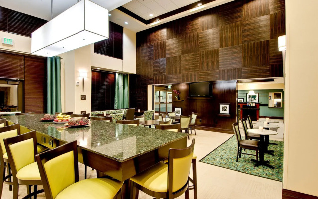 Hampton Inn & Suites Thousand Oaks, CA