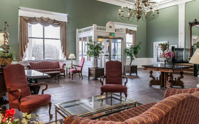 Quality Inn Scottsburg