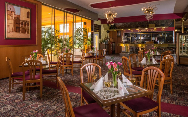 TOP HOTEL Praha & Conference Centre