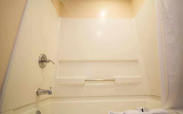 Glenwood Inn & Suites