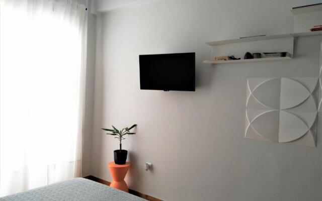 Athens Pangrati modern apt 10min to metro