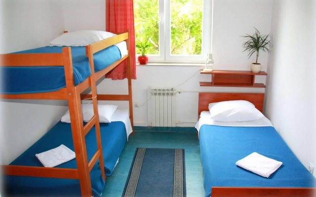 Omladinski Hostel