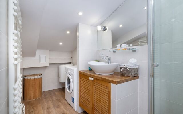 Family Apartment Slowackiego by Renters