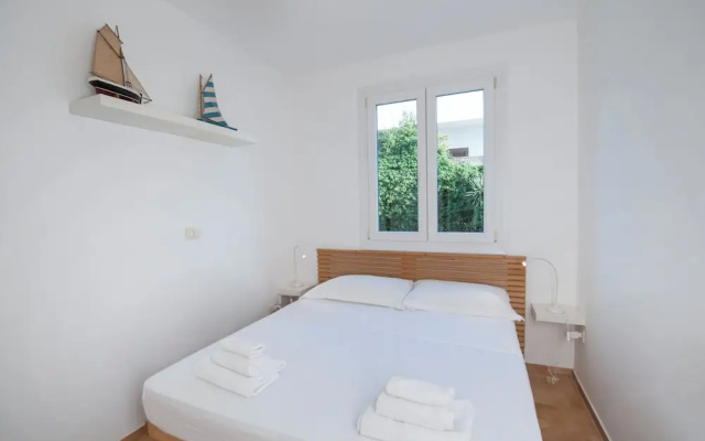 Apartment 2 With Pool And Sea View