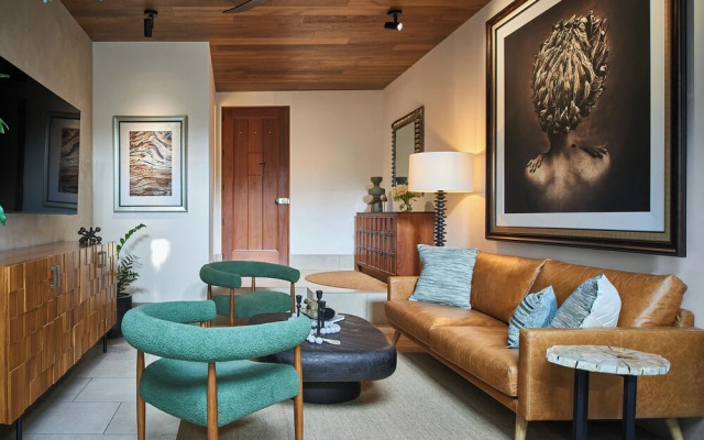 Singular Signature Residences