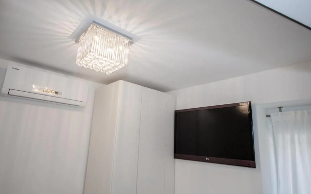 Luxury Studio Apartment White Sensation