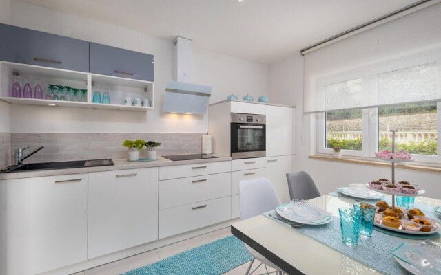 Amazing Home in Dramalj With Wifi and 3 Bedrooms