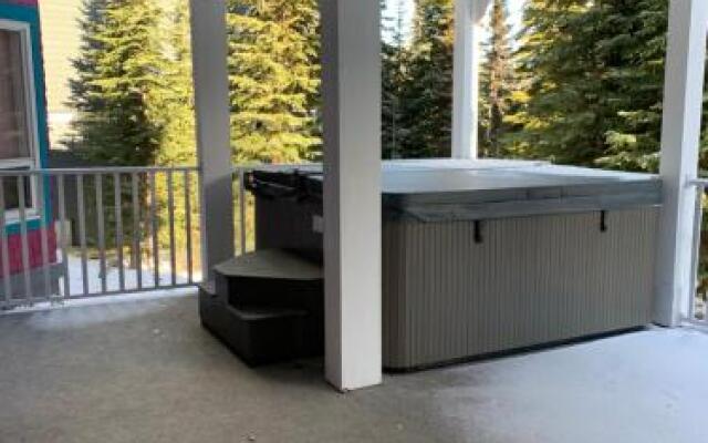 Sunset Peak - 3 Bed / 4 Bath Home