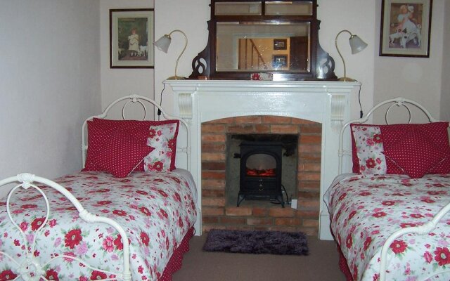 Cottage On Gunning