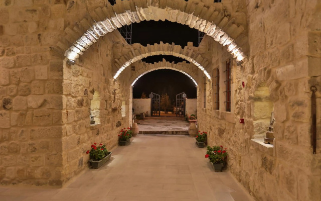 Acropolis Cave Suite