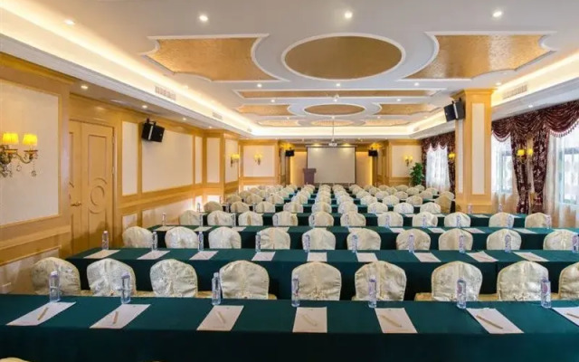 Vienna International Hotel (Huazhou Beijing East Road)