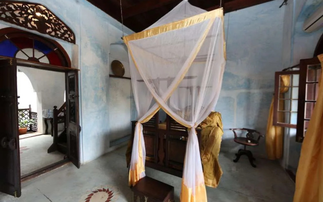Emerson Spice Hotel