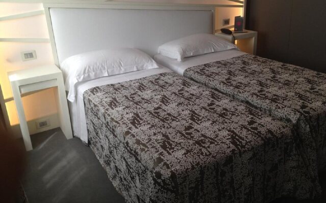 Moderno Hotel Roma