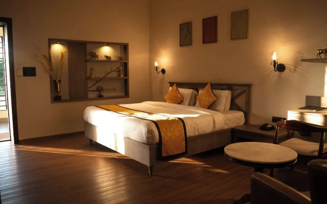 Narwar Lakefront Resort