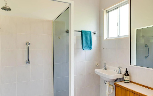 Shanti at Hyams Beach 4pm Check Out Sundays