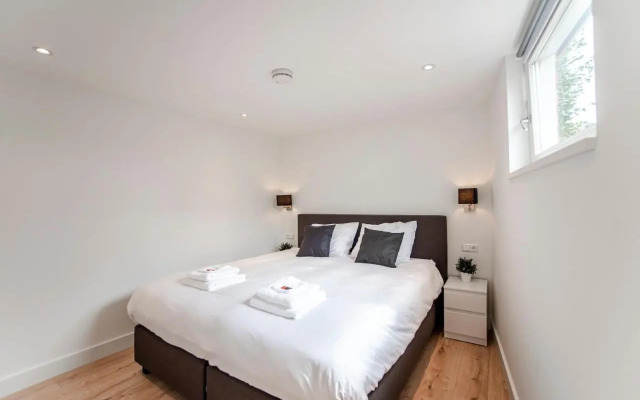 Happy Days Apartment - Luxurious - Free parking on own property
