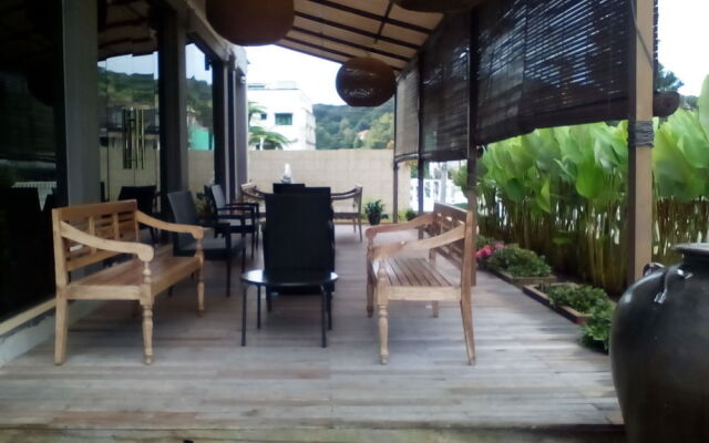 Bird's Nest Hotel