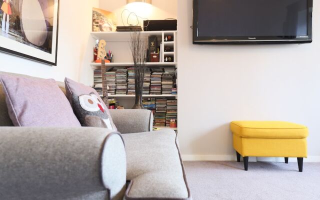 Cosy 1 Bedroom Apartment in the Heart of Wimbledon