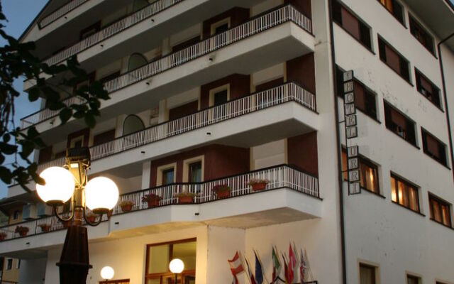 Hotel Urri